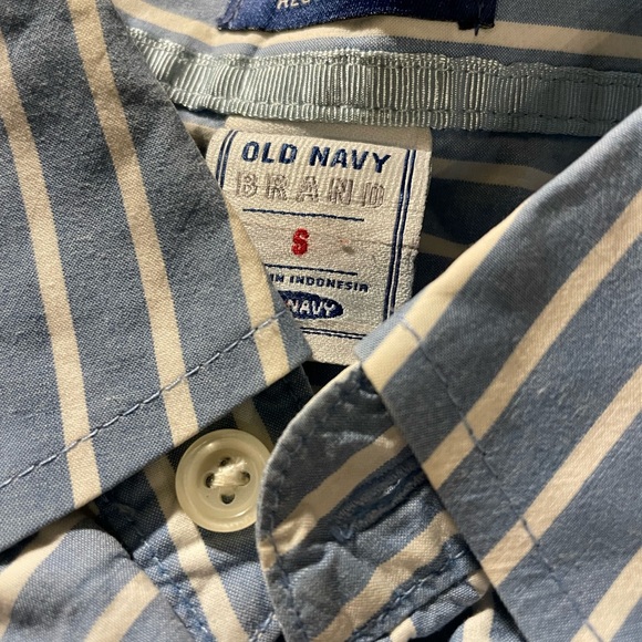 Old Navy Button Shirt Size Small - Picture 2 of 3